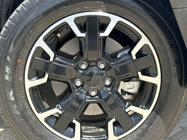 Used 2023 Jeep Renegade Latitude AWD/4WD image 9
