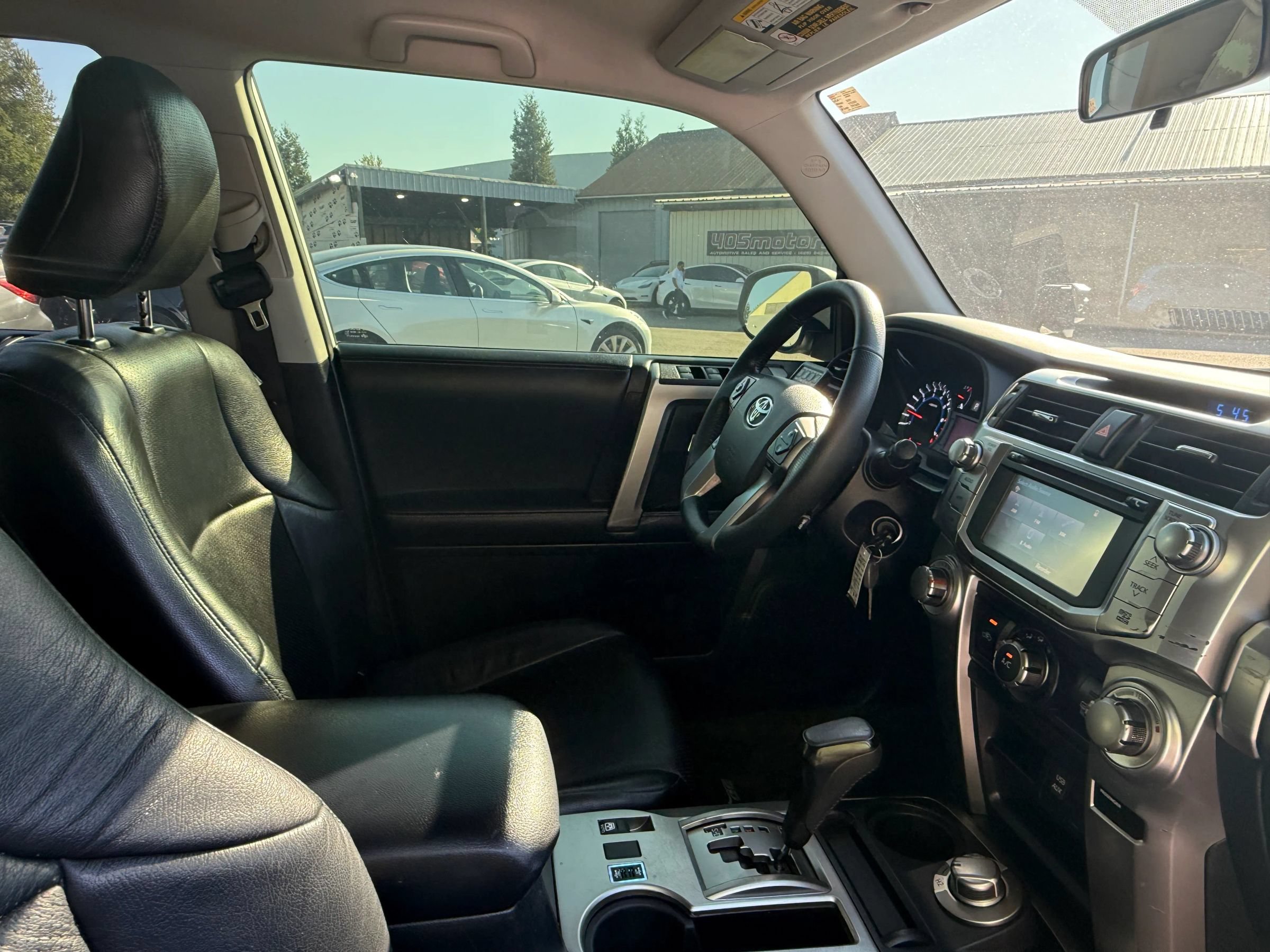 Used 2019 Toyota 4Runner SR5 AWD/4WD image 36
