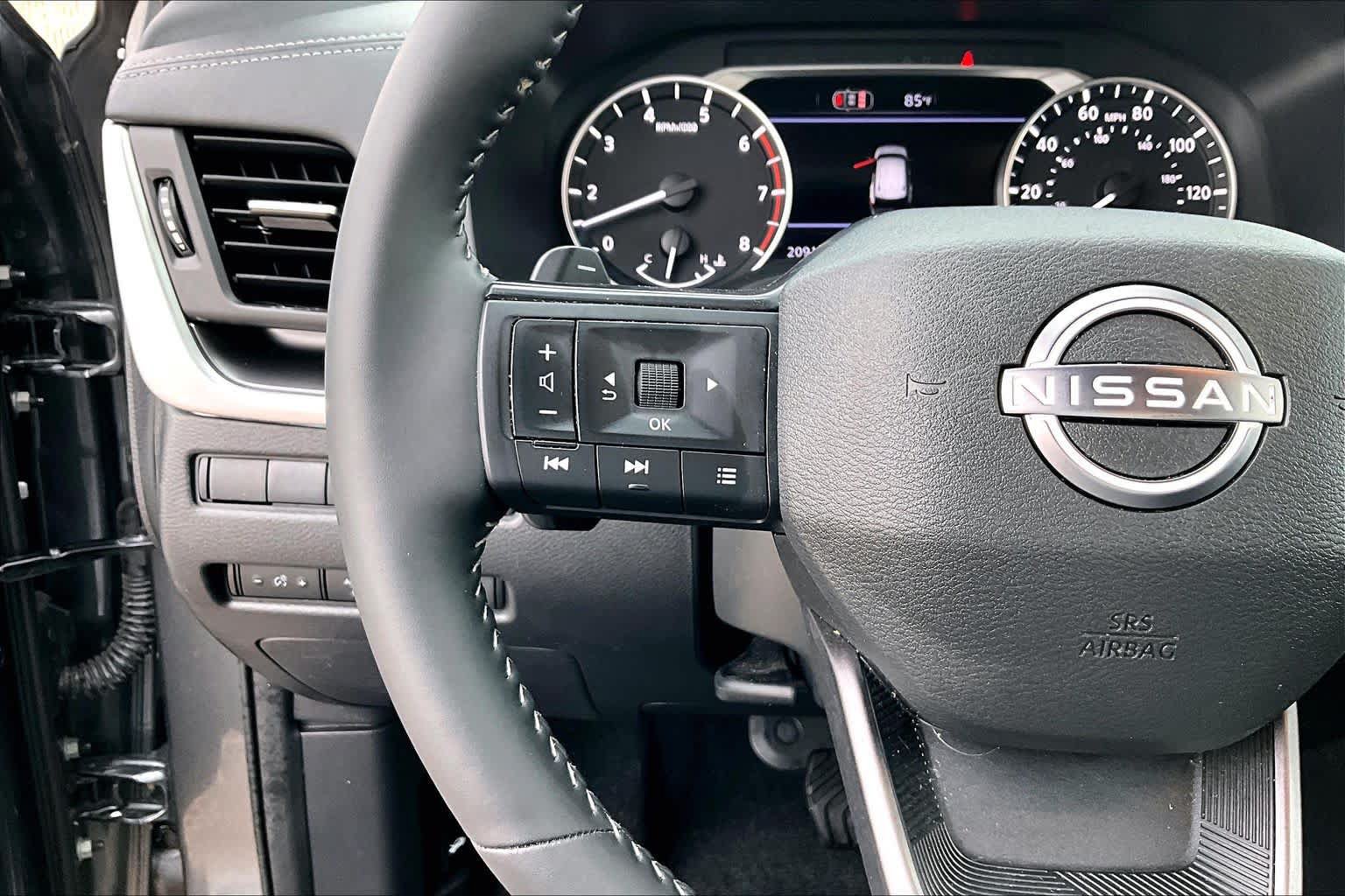 Certified 2026 Nissan Rogue SV FWD image 24