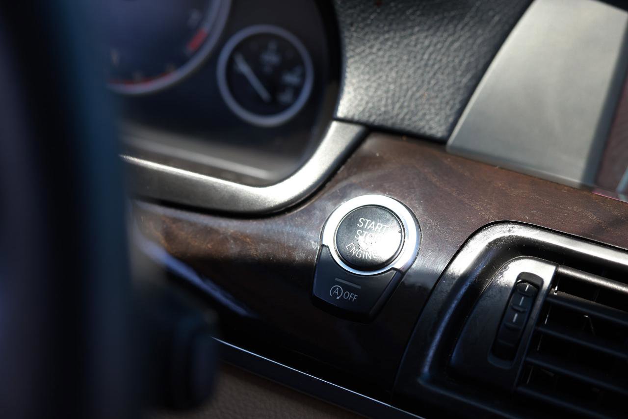 Used 2012 BMW 528i Sedan RWD image 30