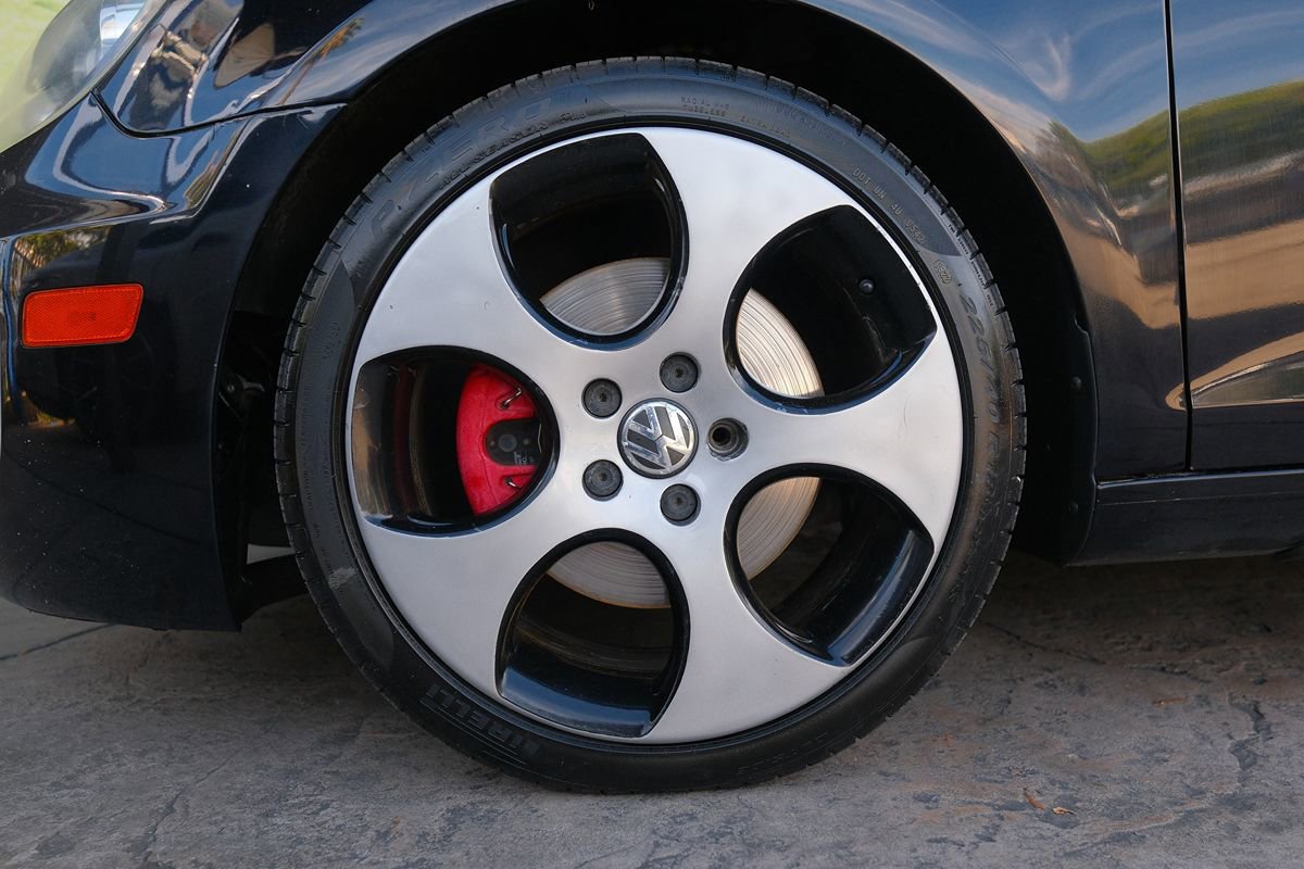 Used 2012 Volkswagen GTI 2-Door FWD image 34
