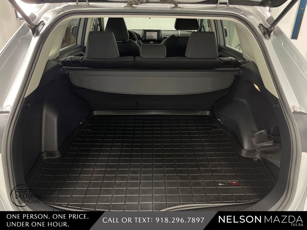Used 2020 Toyota RAV4 LE AWD/4WD image 35