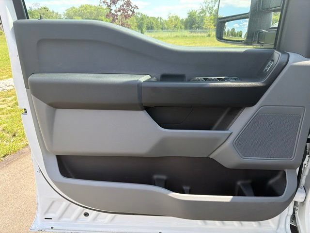 Used 2024 Ford F550 4x4 Crew Cab Super Duty image 17