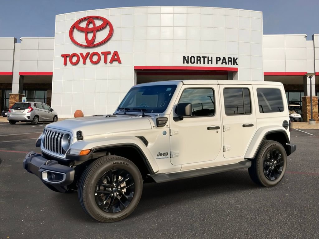 Used 2025 Jeep Wrangler Unlimited Sahara image 1