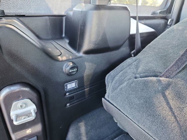 Used 2025 Jeep Wrangler Sport AWD/4WD image 31