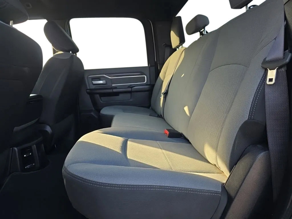 Used 2022 RAM 2500 Big Horn AWD/4WD image 18