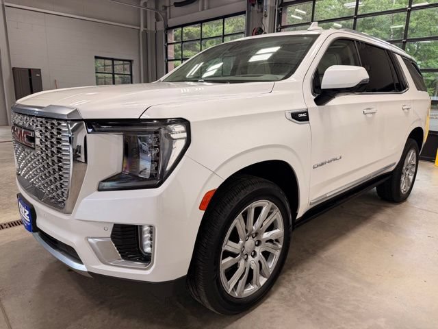 Used 2021 GMC Yukon Denali w/ Denali Premium Package AWD/4WD image 4