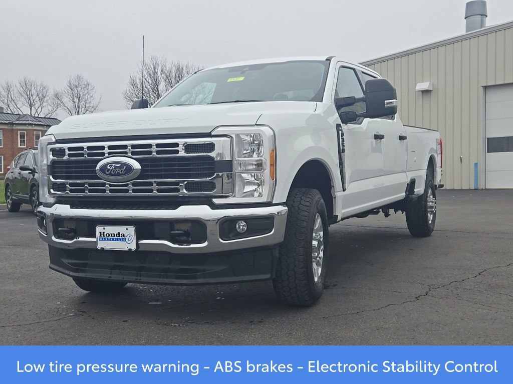Used 2023 Ford F350 XLT w/ FX4 Off-Road Package AWD/4WD image 3