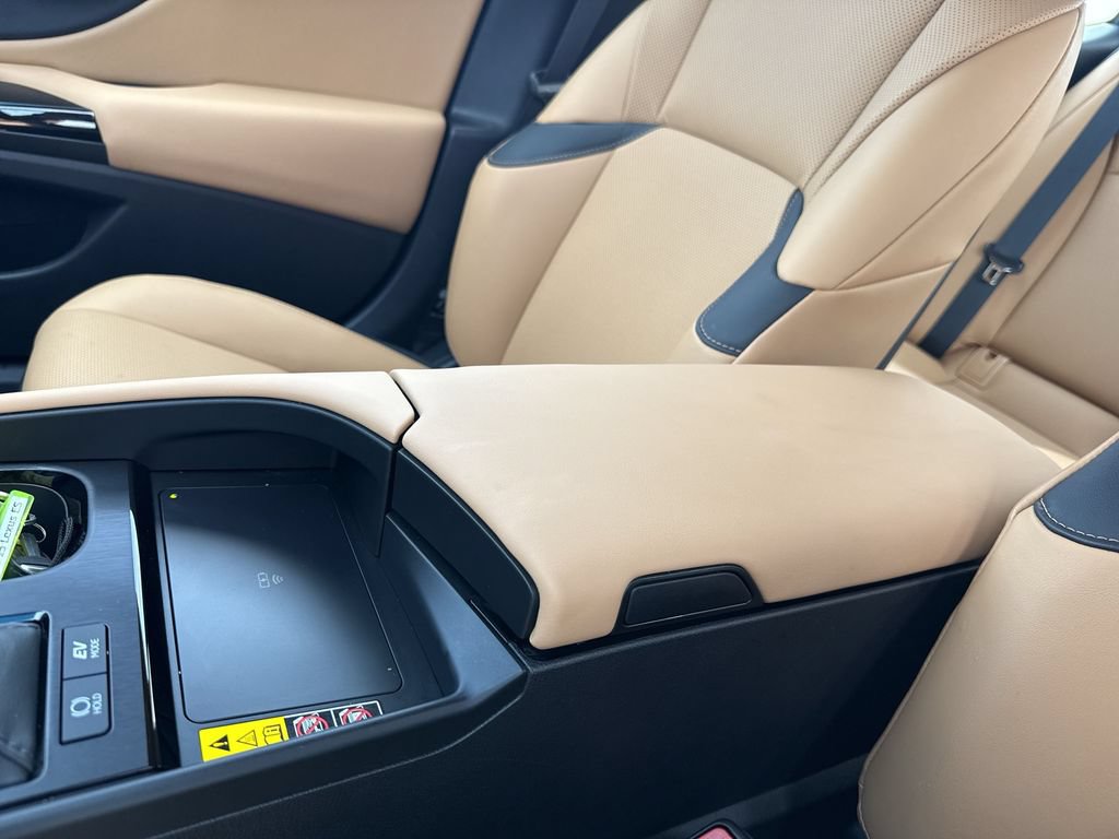 Used 2025 Lexus ES 300h w/ Premium Package FWD image 27