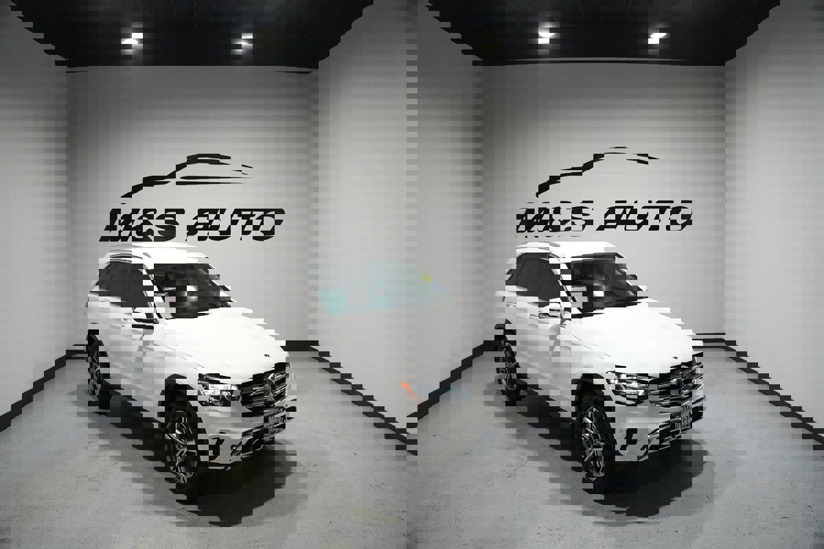 Used 2021 Mercedes-Benz GLC 300 4MATIC image 4