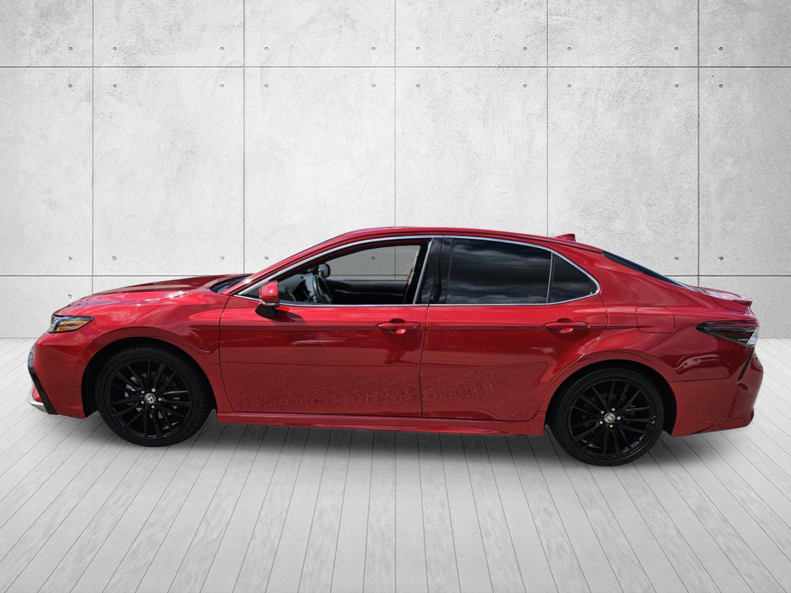 Used 2024 Toyota Camry XSE w/ Cold Weather Package FWD image 4