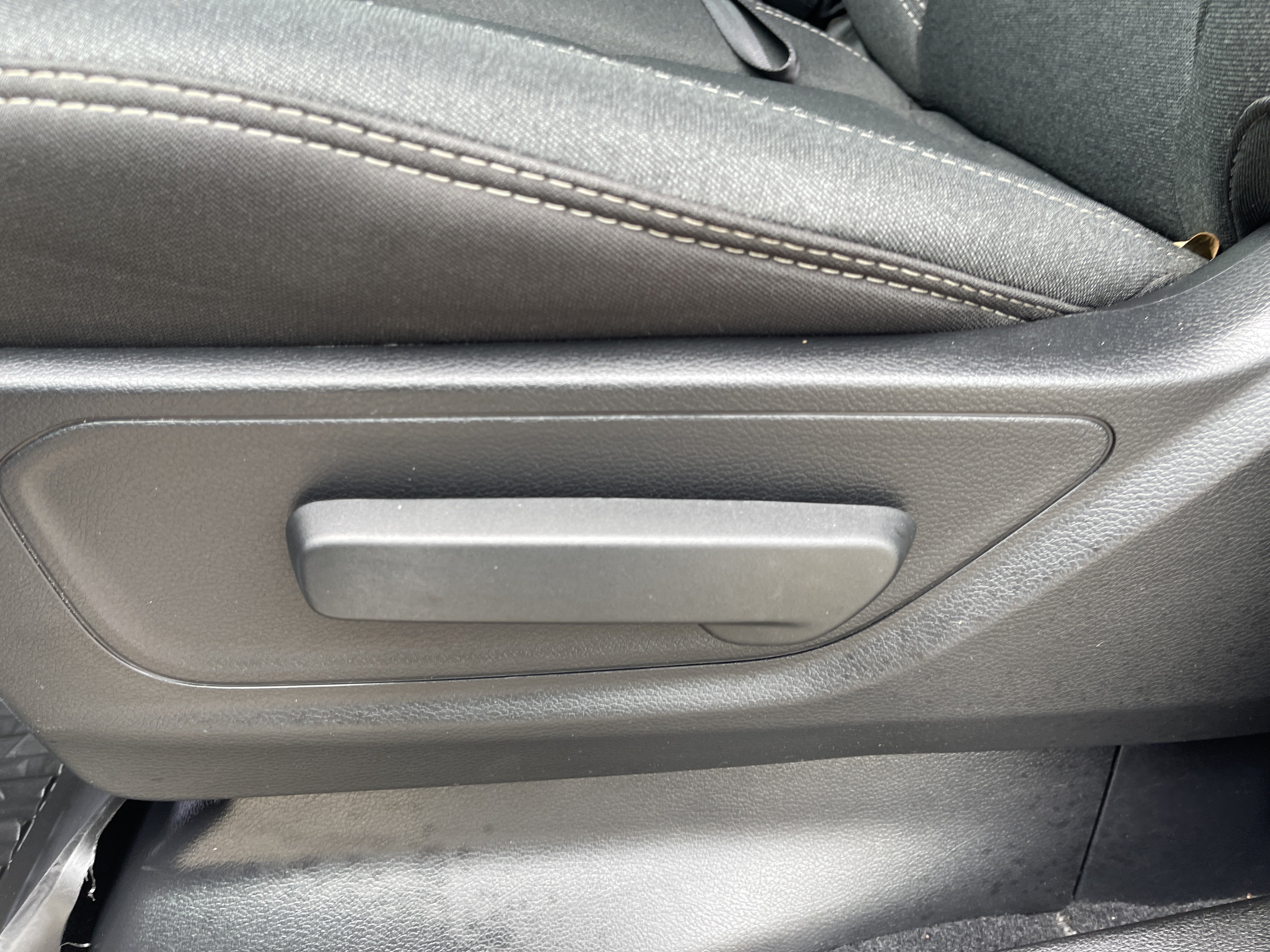 Used 2025 RAM 1500 Warlock AWD/4WD image 19