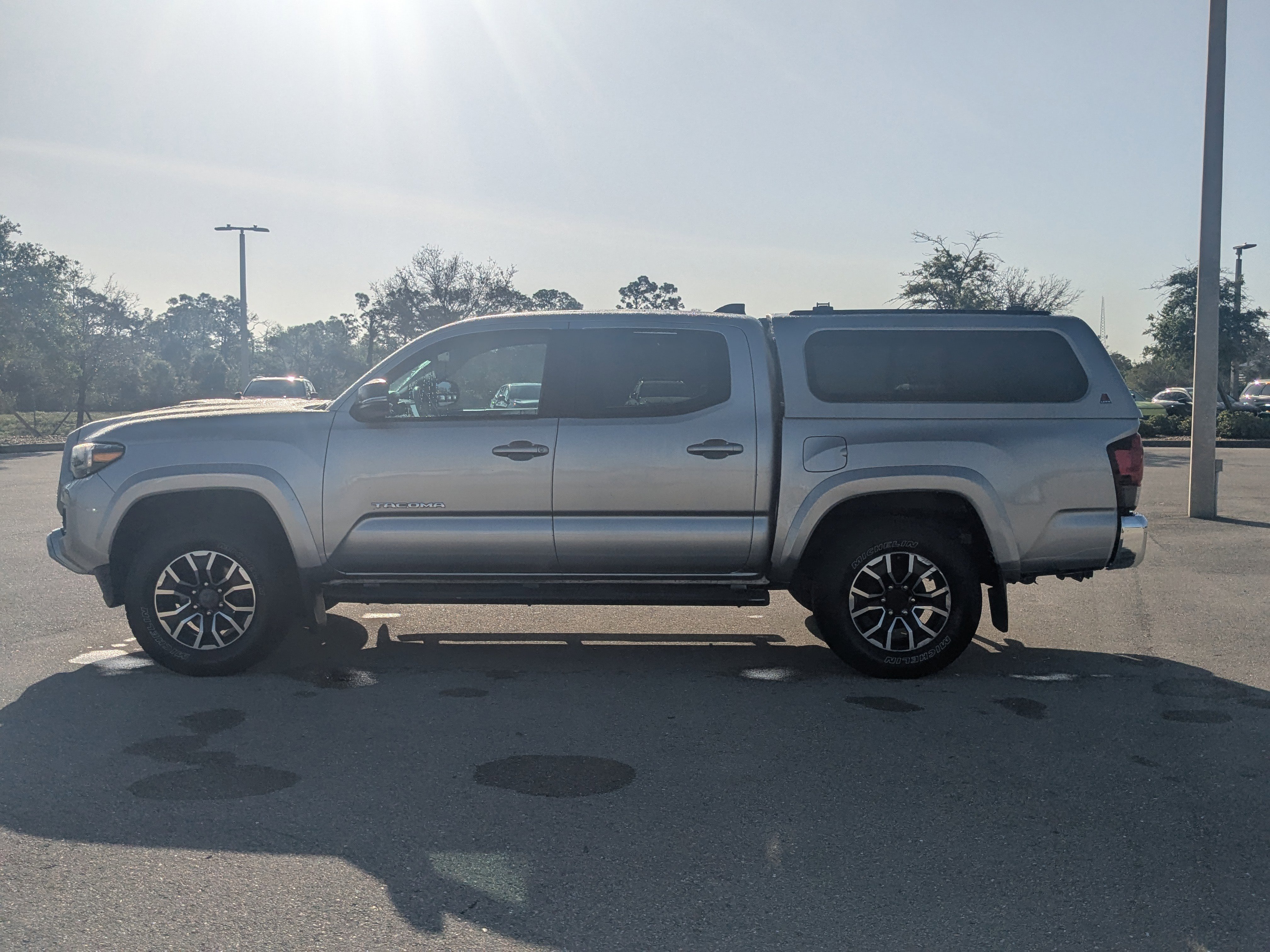 Used 2021 Toyota Tacoma TRD Sport w/ Technology Package image 8
