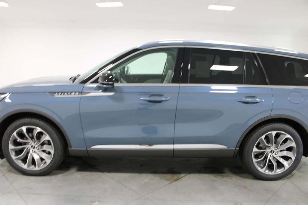 New 2025 Lincoln Aviator 2WD w/ Equipment Group 101A image 5