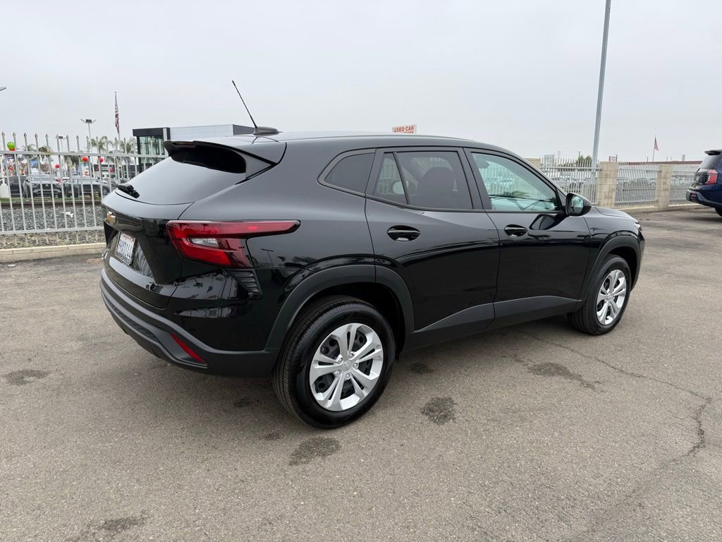 Used 2024 Chevrolet Trax LS image 6