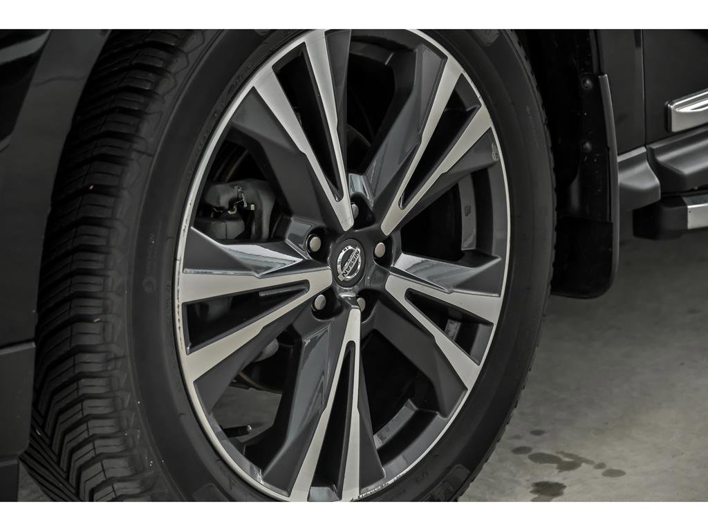 Used 2019 Nissan Pathfinder Platinum image 5