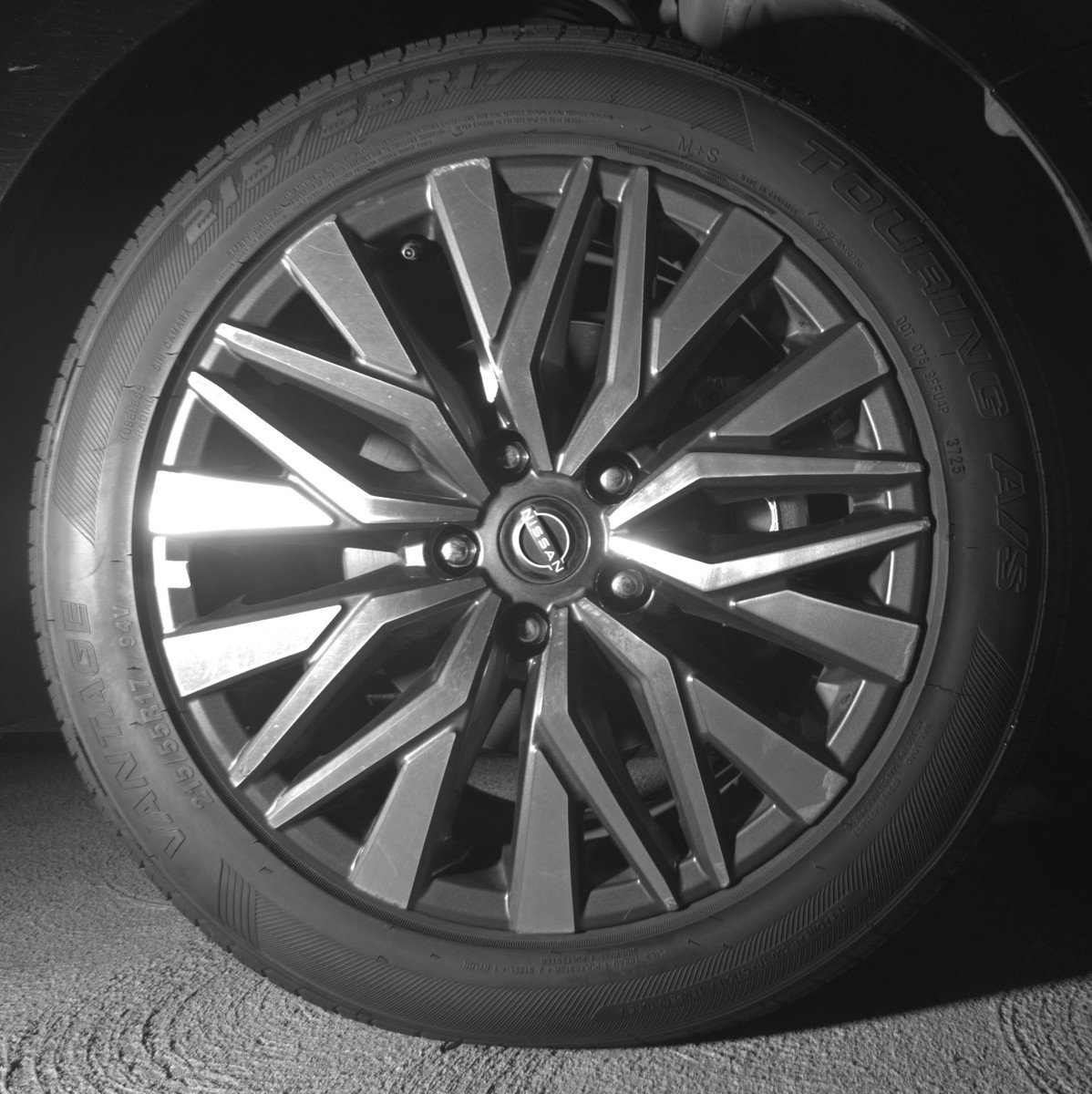 Used 2025 Nissan Altima 2.5 SV FWD image 13