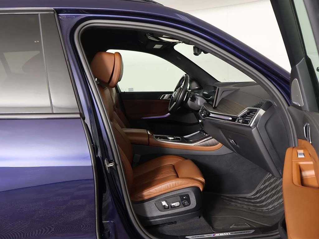 Used 2024 BMW X7 M60i image 35