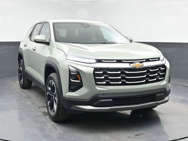 Used 2026 Chevrolet Equinox LT AWD/4WD image 2