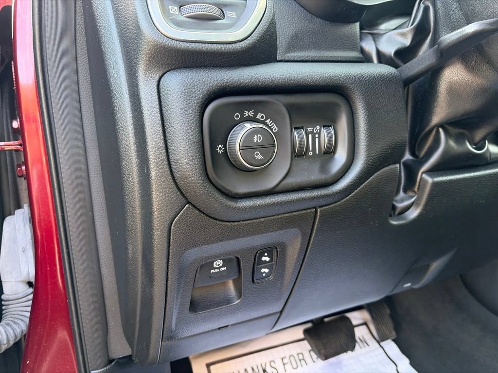 Used 2022 RAM 1500 Laramie AWD/4WD image 17