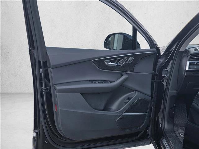 Used 2022 Audi Q7 Premium Plus w/ Premium Plus Package image 12