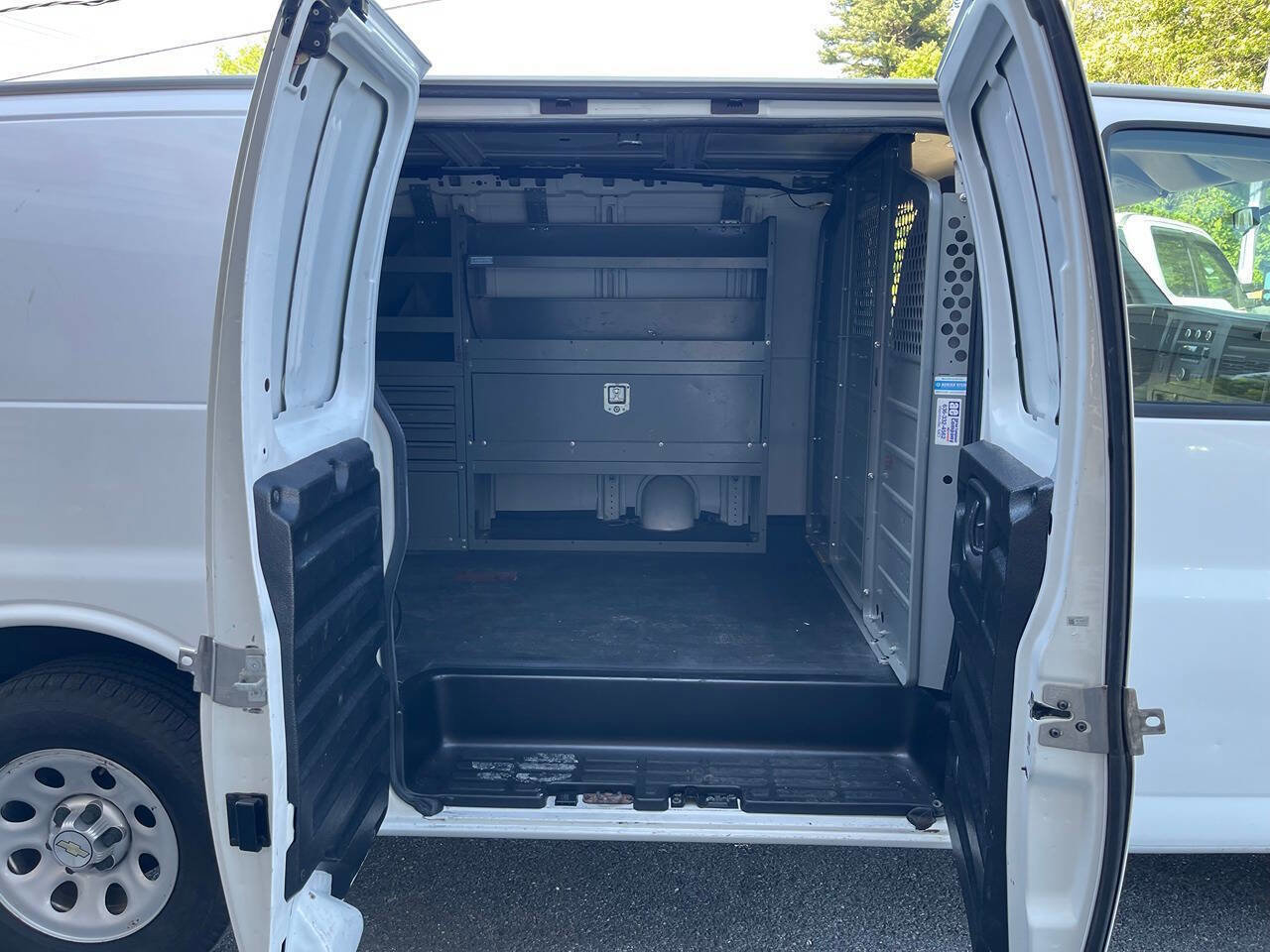 Used 2014 Chevrolet Express 1500 RWD image 23