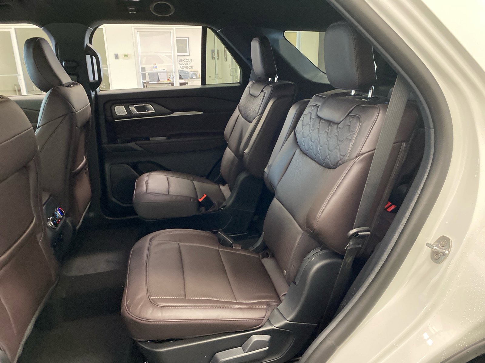 New 2026 Ford Explorer Platinum AWD/4WD image 17
