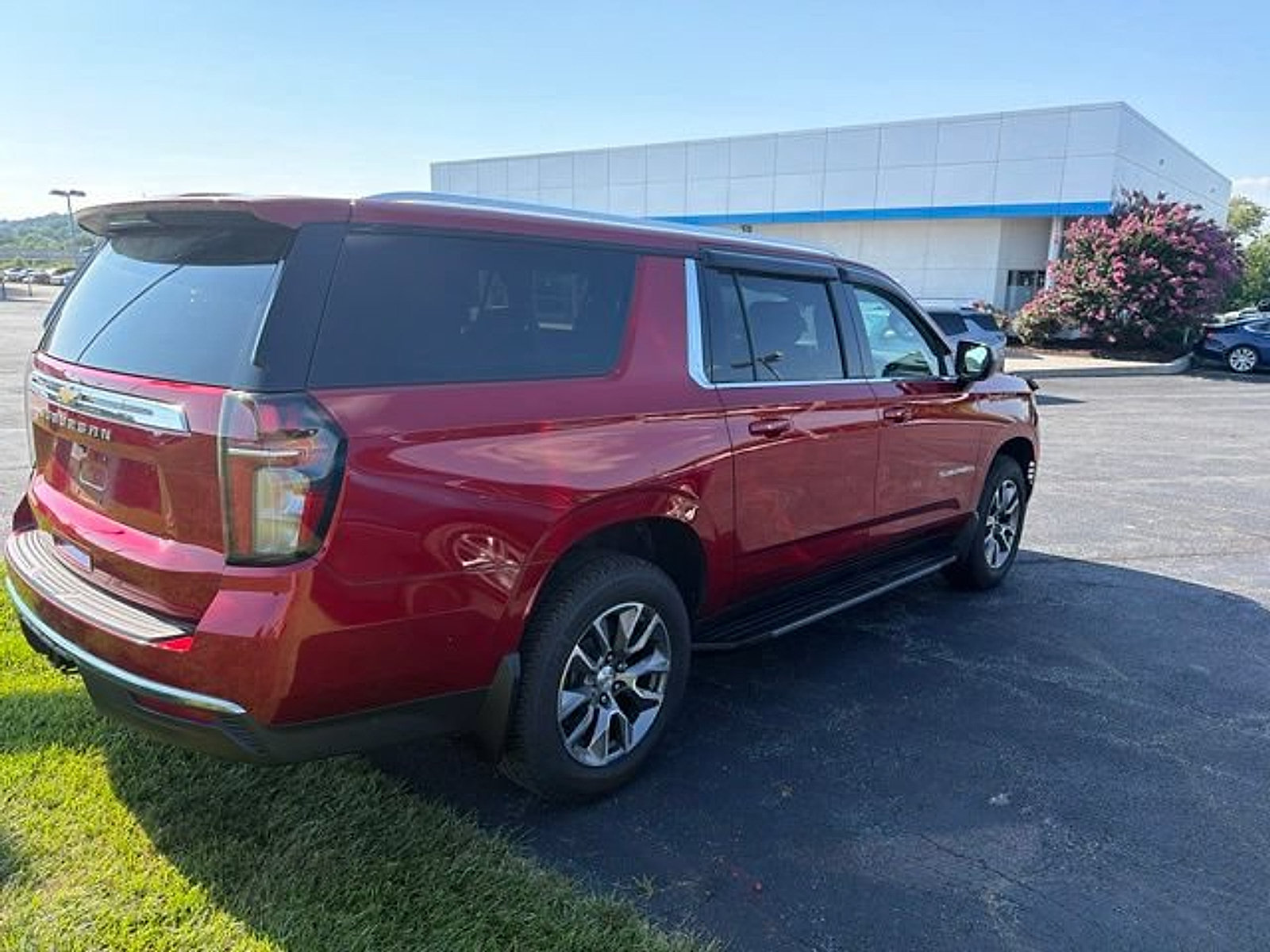 Certified 2024 Chevrolet Suburban LS w/ Max Trailering Package AWD/4WD image 5