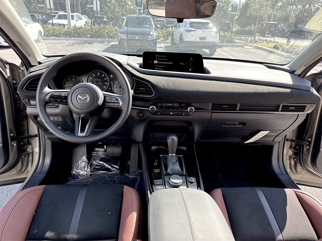 New 2024 MAZDA CX-30 Carbon image 37