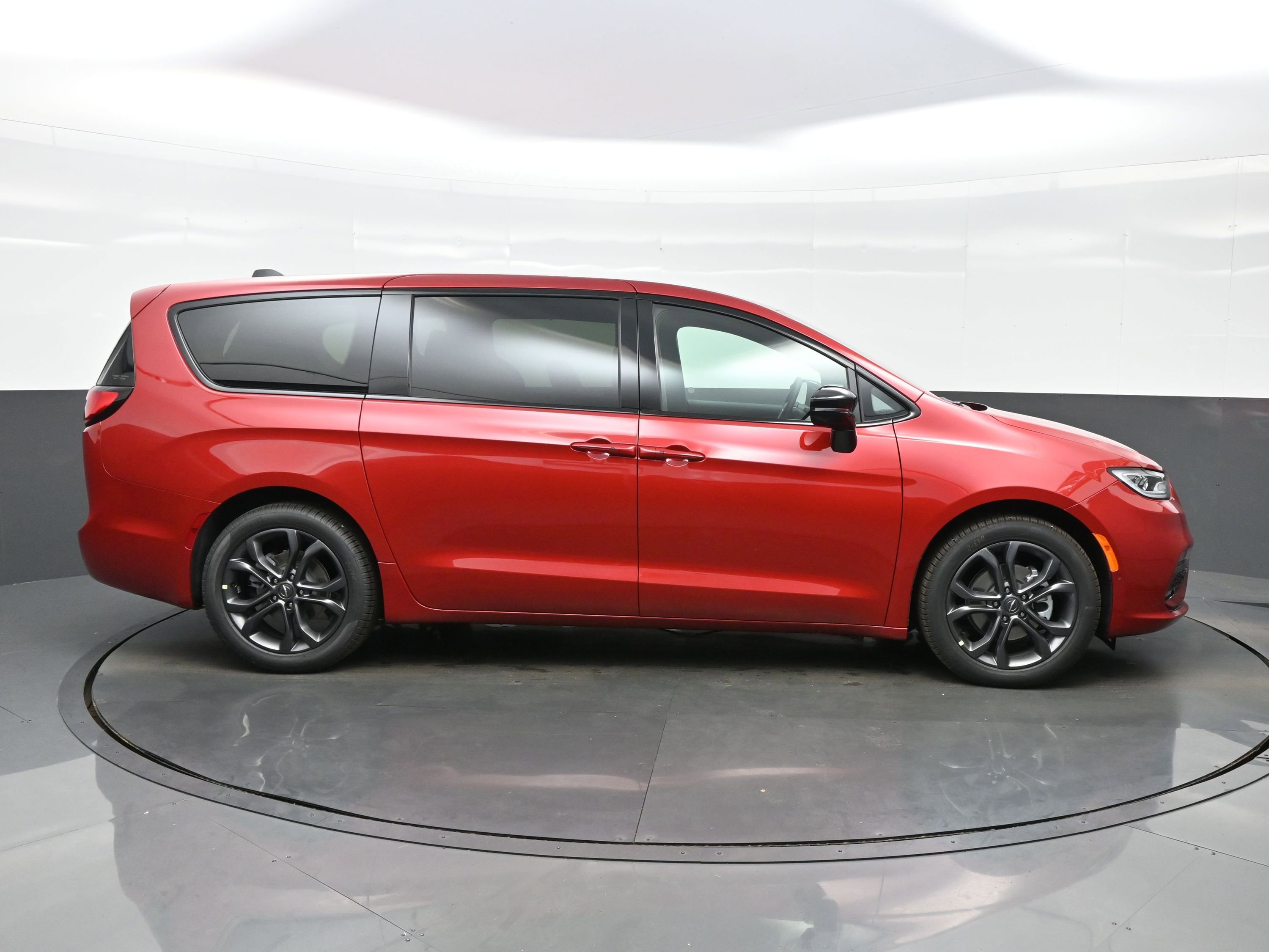 New 2026 Chrysler Pacifica Select image 7