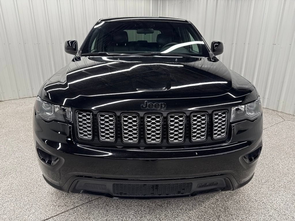 Used 2021 Jeep Grand Cherokee Laredo X RWD image 2