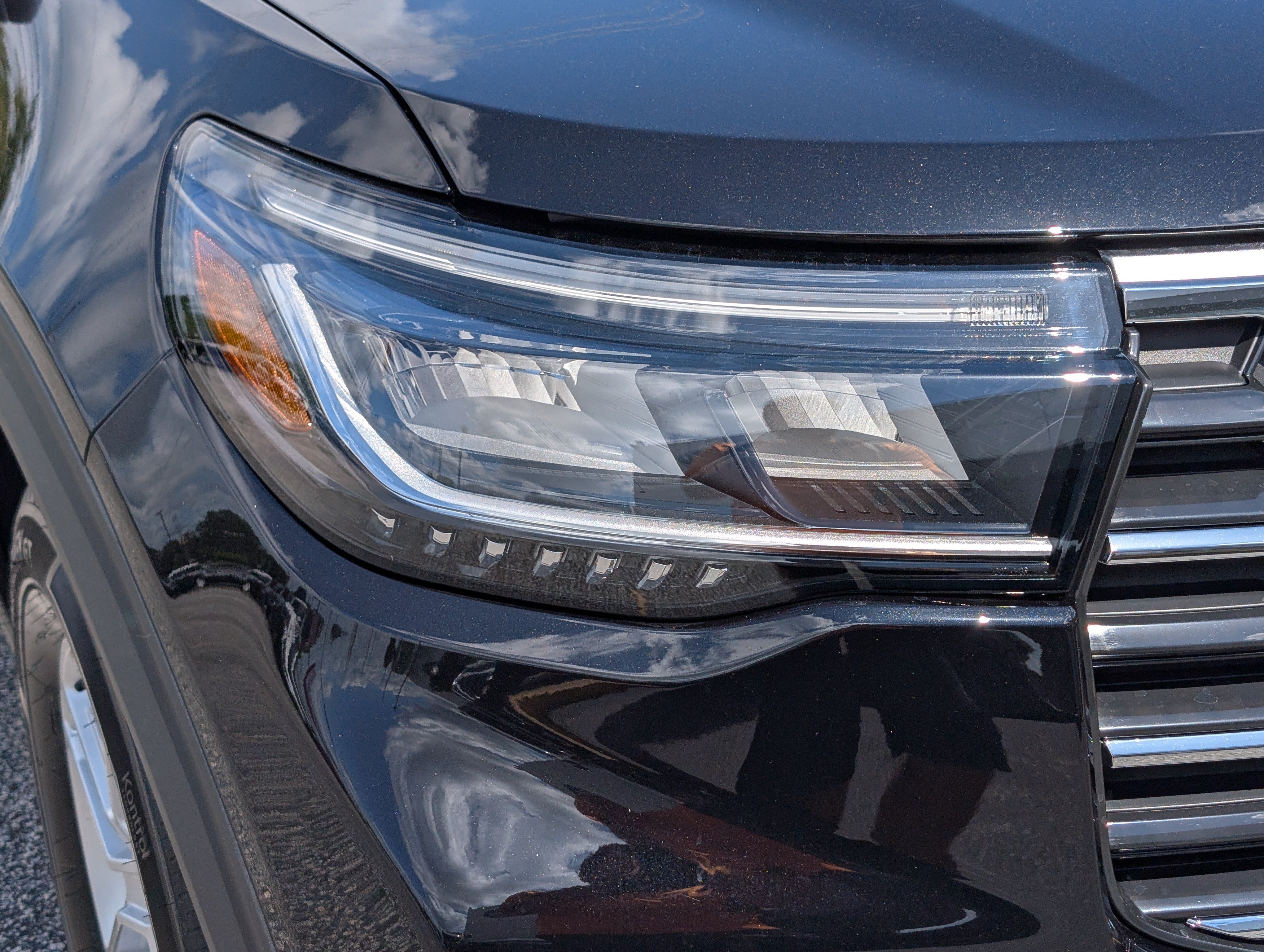 New 2026 Ford Explorer Active RWD image 5