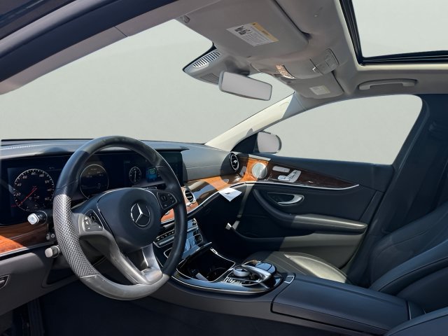 Used 2018 Mercedes-Benz E 300 4MATIC w/ Premium 2 Package image 13