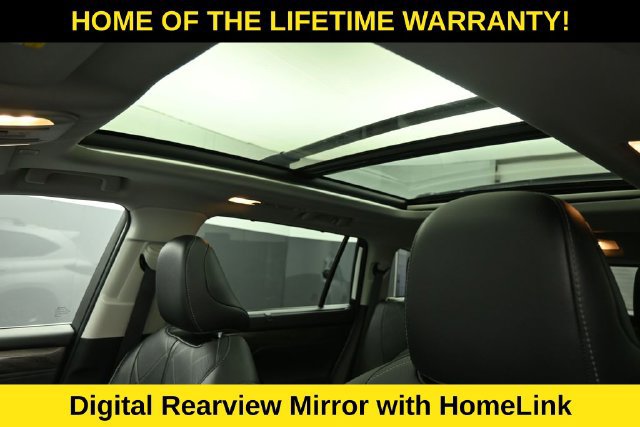 Used 2025 Toyota Highlander Platinum AWD/4WD image 31