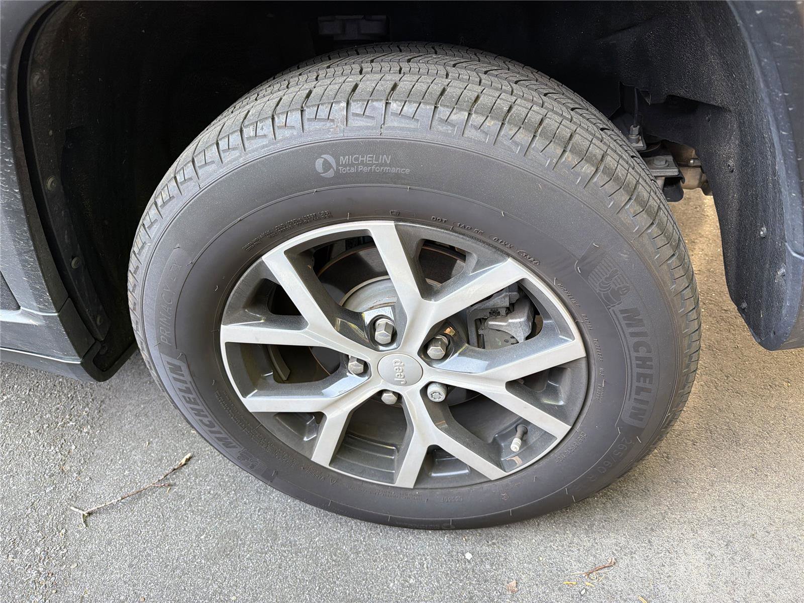 Used 2025 Jeep Grand Cherokee Limited RWD image 10