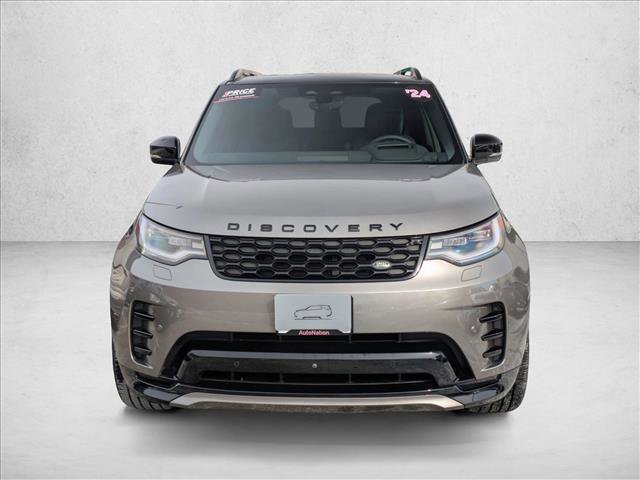 Used 2024 Land Rover Discovery Dynamic SE AWD/4WD image 2