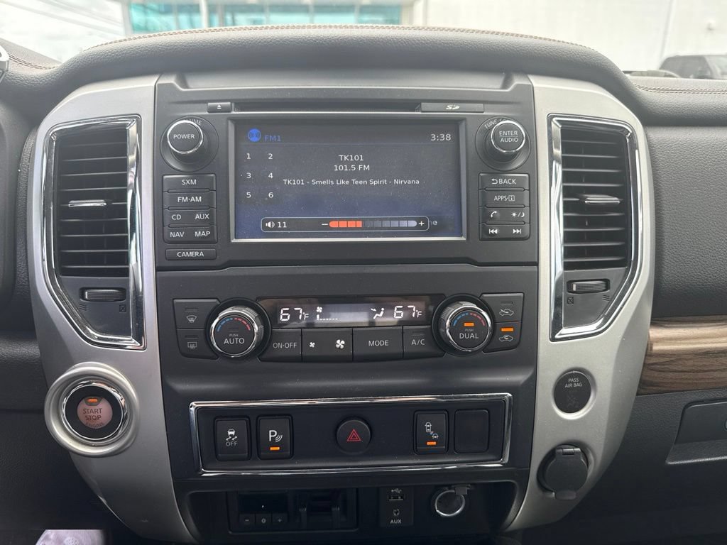 Used 2017 Nissan Titan SL w/ SL Towing Convenience Package RWD image 6