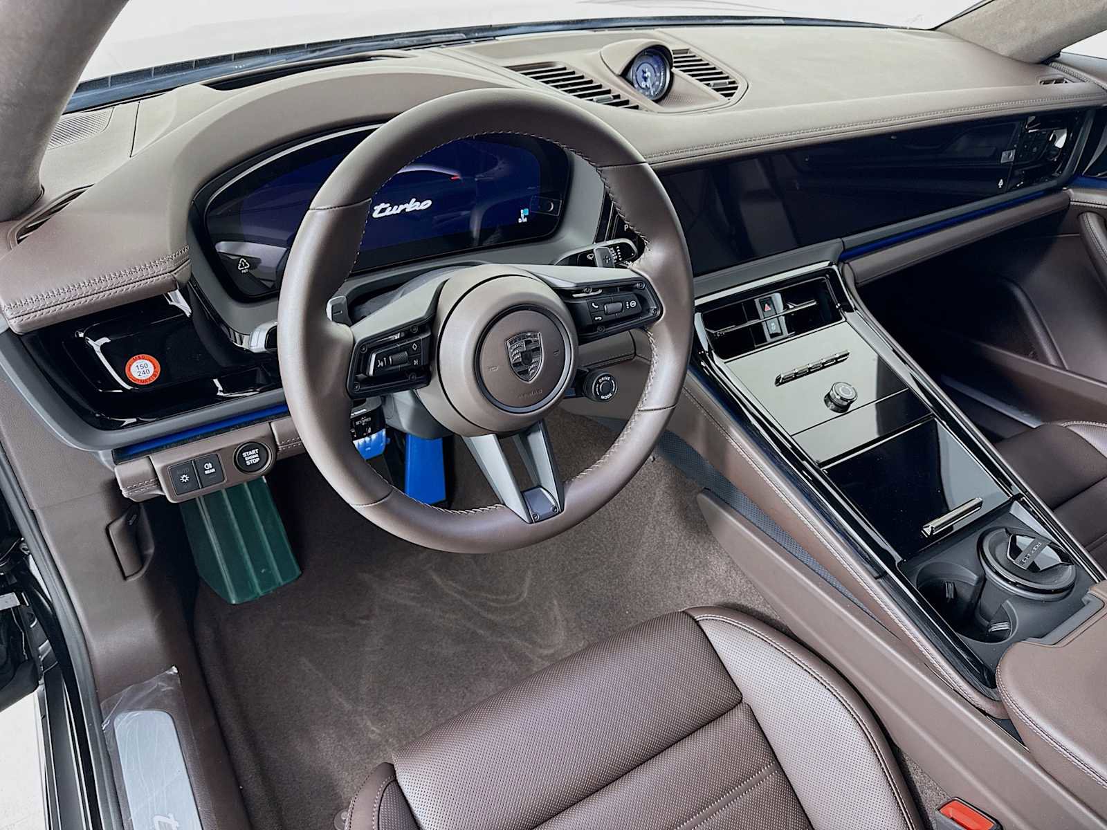 New 2025 Porsche Panamera Turbo image 4