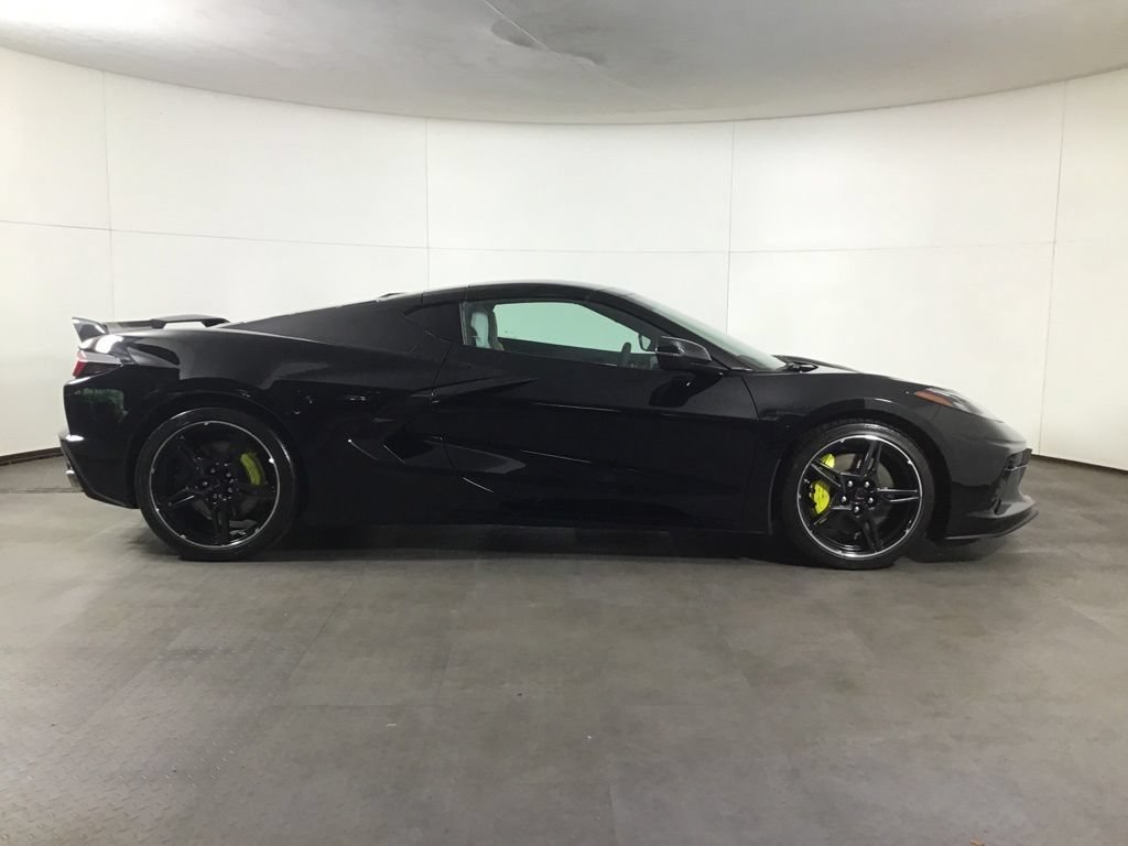 Used 2021 Chevrolet Corvette Stingray Preferred Cpe w/ Z51 Performance Package RWD image 8