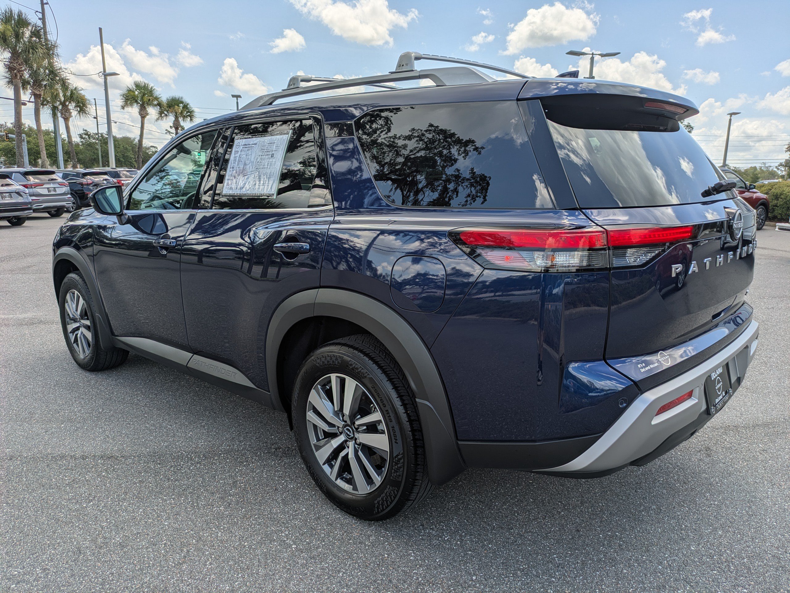 Certified 2025 Nissan Pathfinder SL w/ Cargo Package FWD image 6