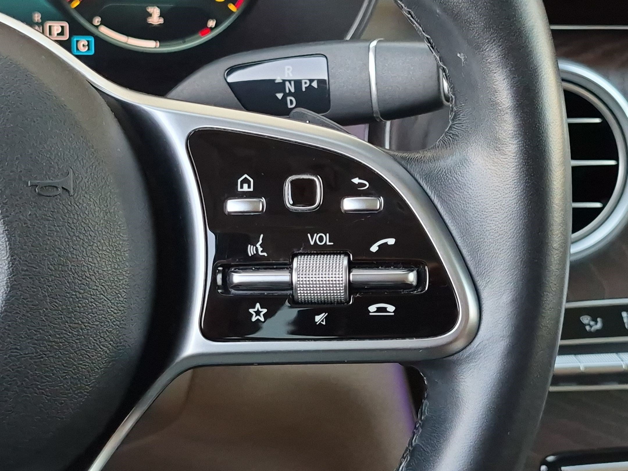 Used 2021 Mercedes-Benz GLC 300 4MATIC image 15