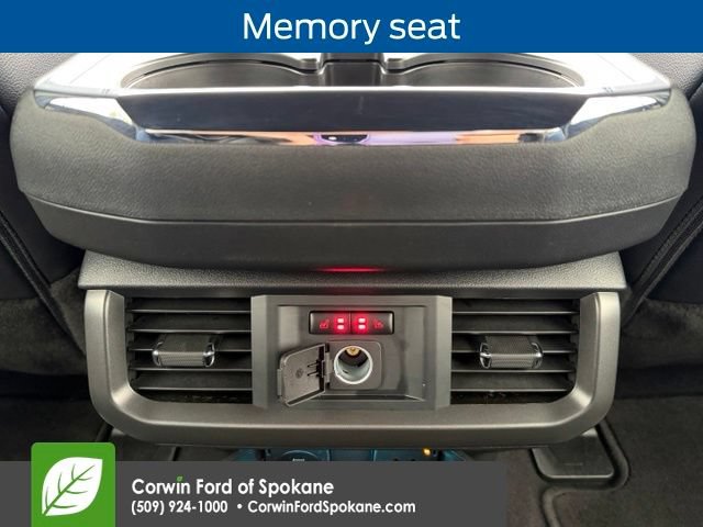 Used 2025 Ford F150 Lariat w/ Equipment Group 502A High AWD/4WD image 15