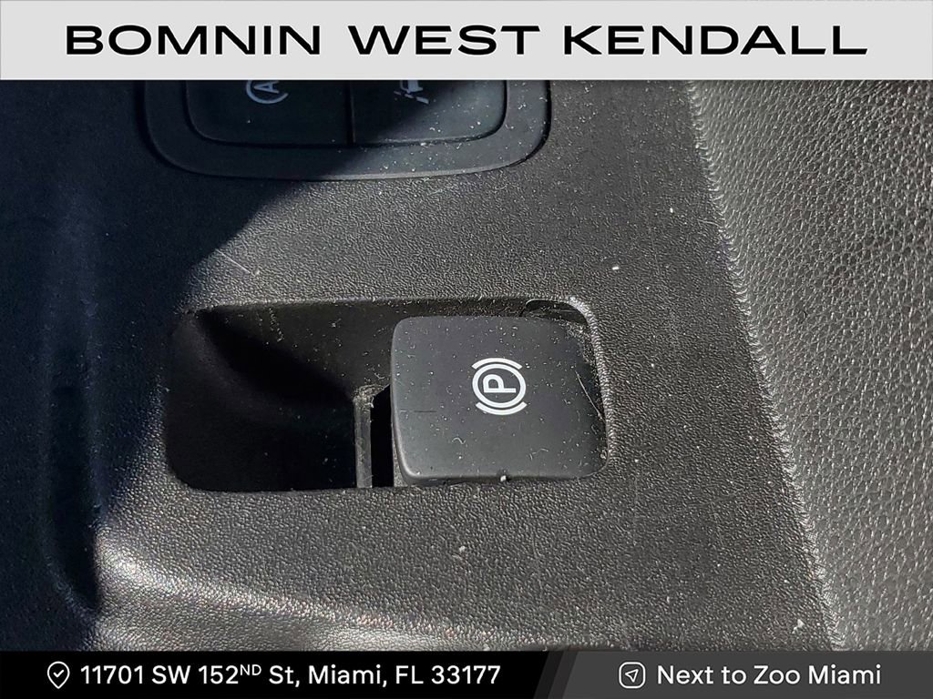 Used 2022 Chevrolet Traverse RS image 34