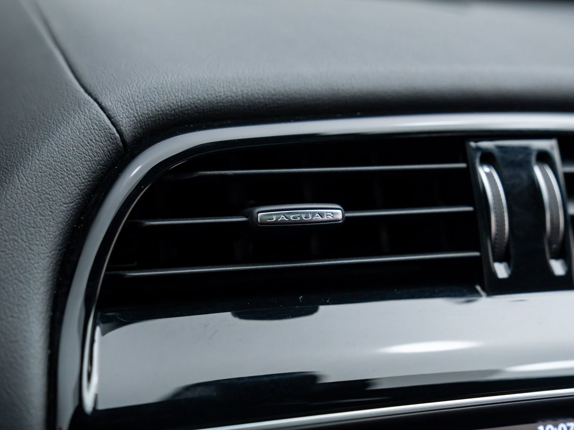 Used 2020 Jaguar F-PACE S image 26