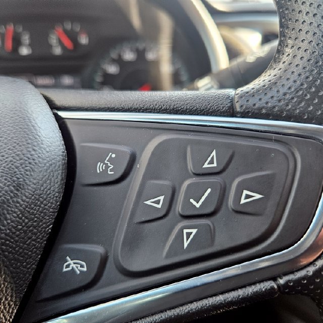 Used 2024 Chevrolet Malibu LT FWD image 23