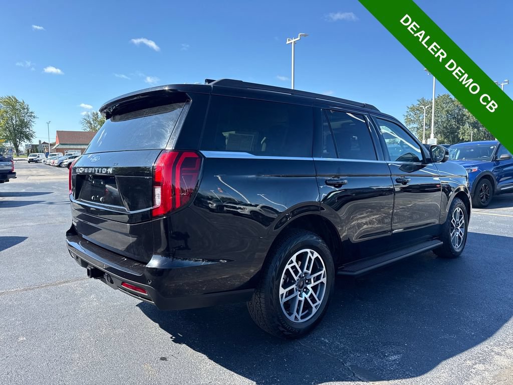 Used 2025 Ford Expedition Active AWD/4WD image 6