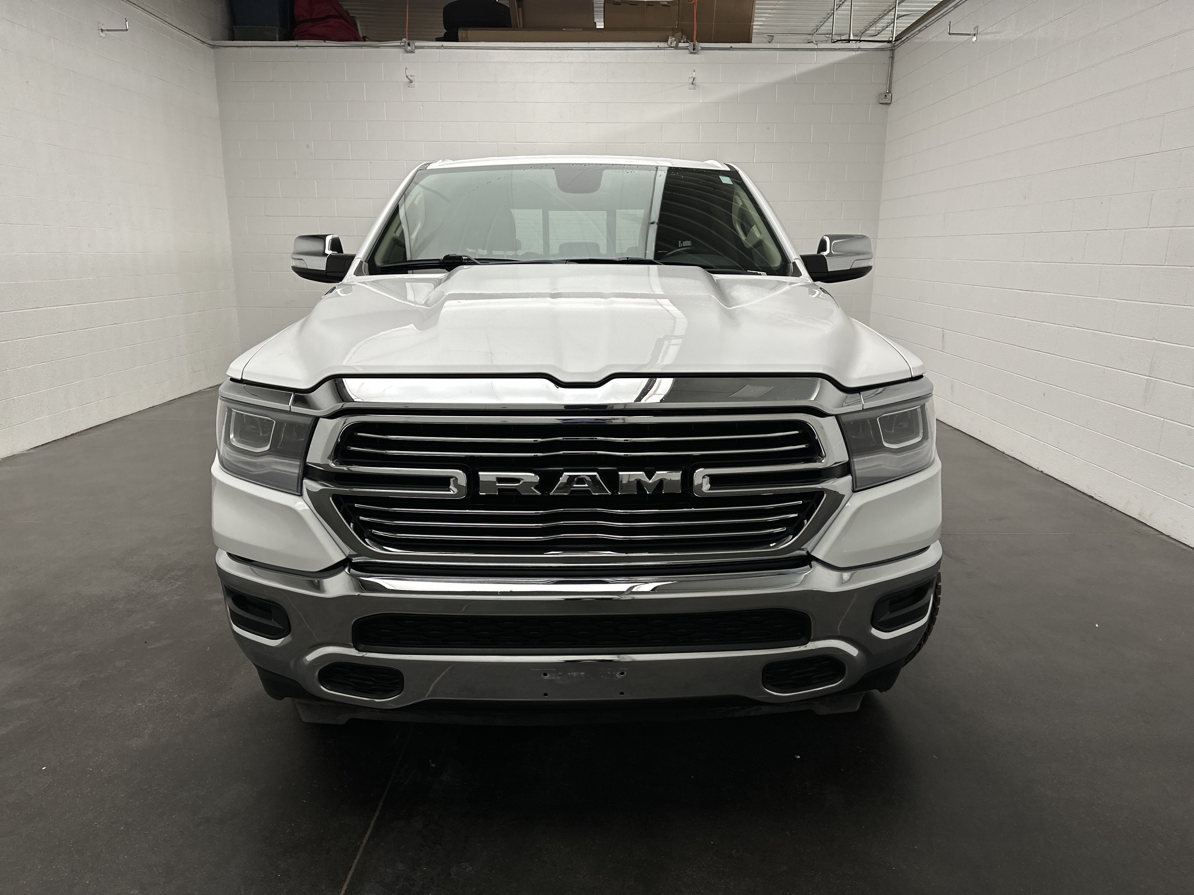 Used 2020 RAM 1500 Laramie AWD/4WD image 3