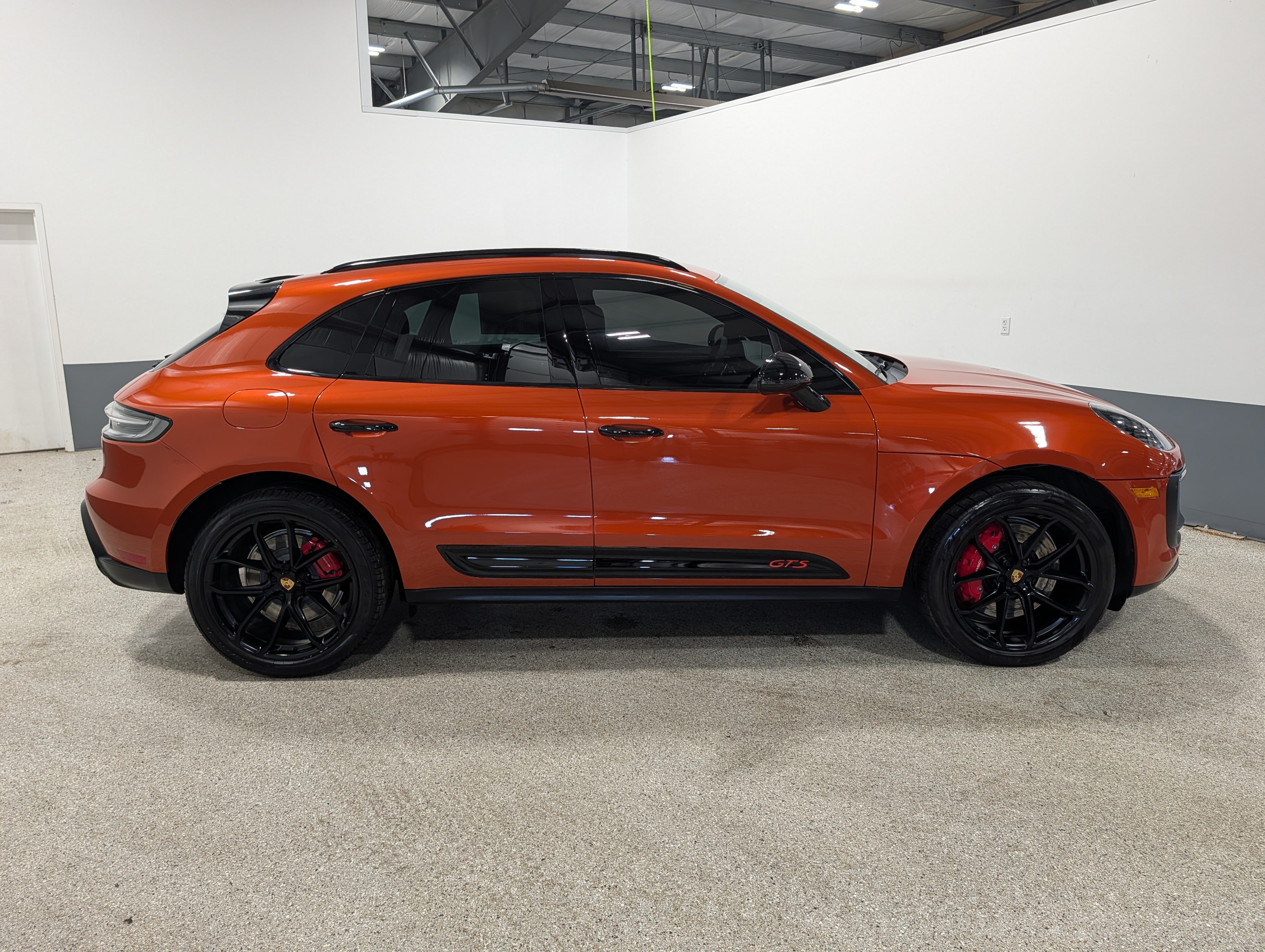 Used 2024 Porsche Macan GTS AWD/4WD image 2