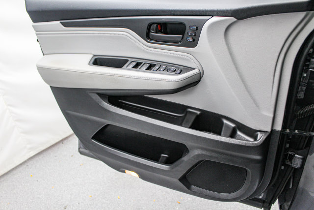 Used 2018 Honda Odyssey Touring image 11