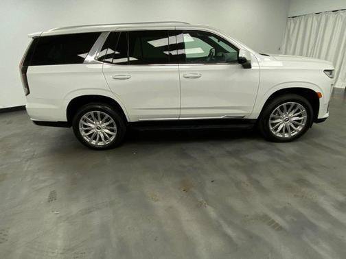 Used 2023 Cadillac Escalade Premium Luxury w/ LPO, Floor Liner Package AWD/4WD image 8